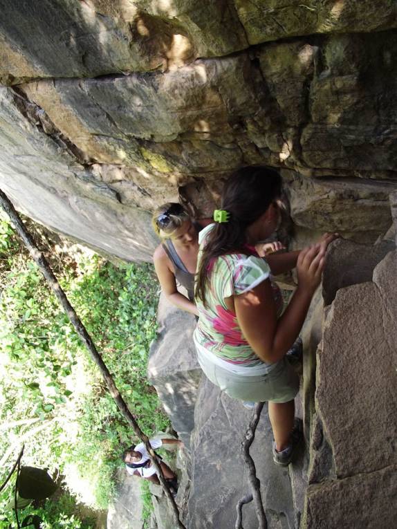 Escalada para chegar à Cachoeira do Frade, em Ubajara - CE (foto de America Sin Fronteras)